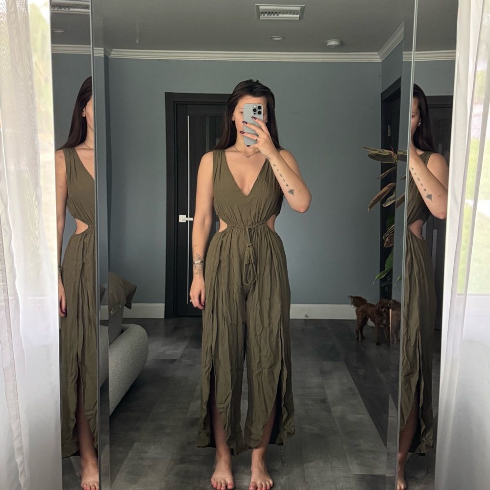 Olive Green Sleeveless jumpsuit
